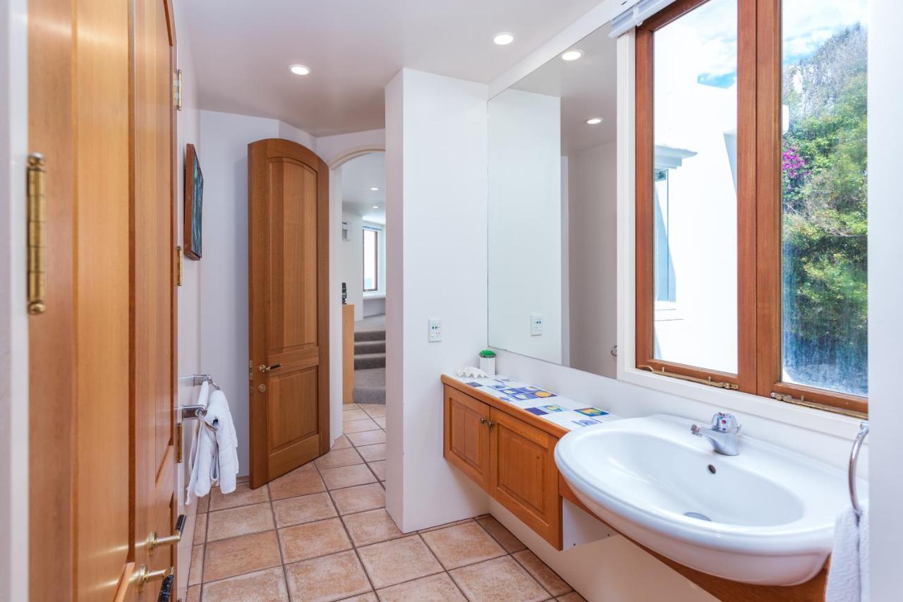 Naxos - Med Style Castle, Ocean Views From Every Room! Bowentown Екстер'єр фото