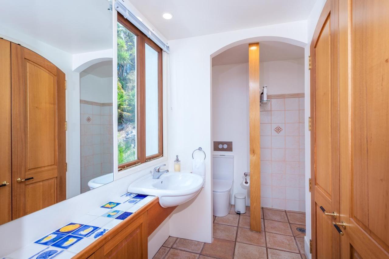 Naxos - Med Style Castle, Ocean Views From Every Room! Bowentown Екстер'єр фото